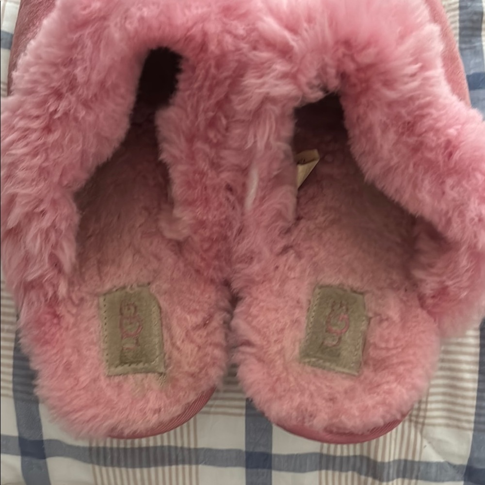 UGG Pink Fuzzy Slippers Cozy Indoor Footwear - Picture 3 of 5